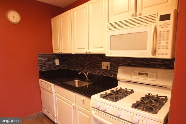 Foto del edificio - 7600 Savannah St