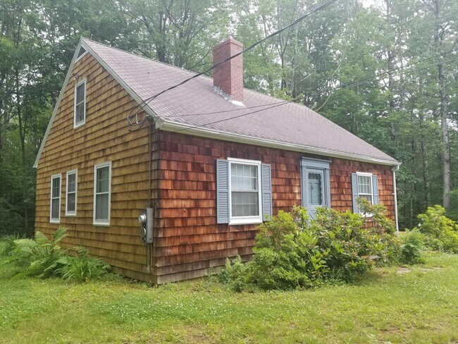 Building Photo - Classic Cape located in Northwood