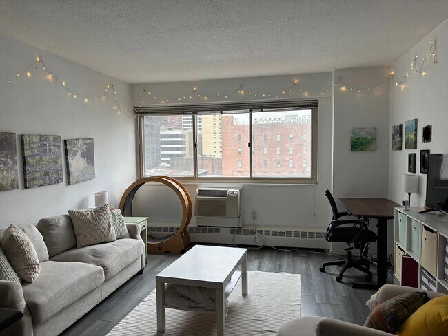 Foto del edificio - BRIGHT 1 BED 1 BATH in Rittenhouse ALL UTI...