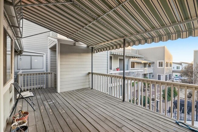 Foto del edificio - 5801 Thunderbird St