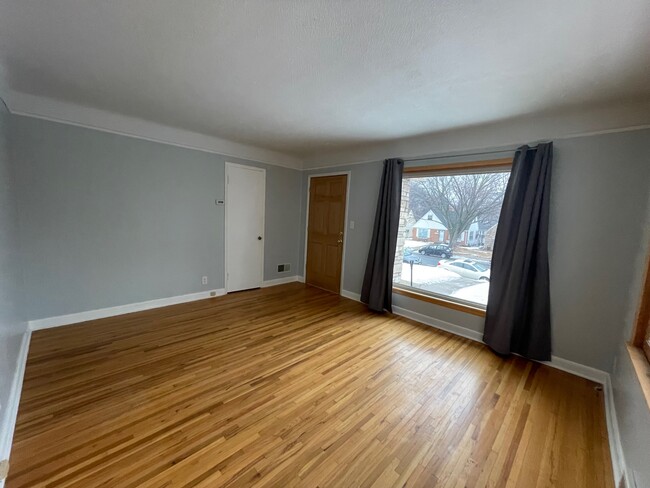 Foto del edificio - 5134 Bloomington Ave