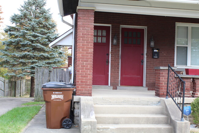 Building Photo - 7332 Maple Ave