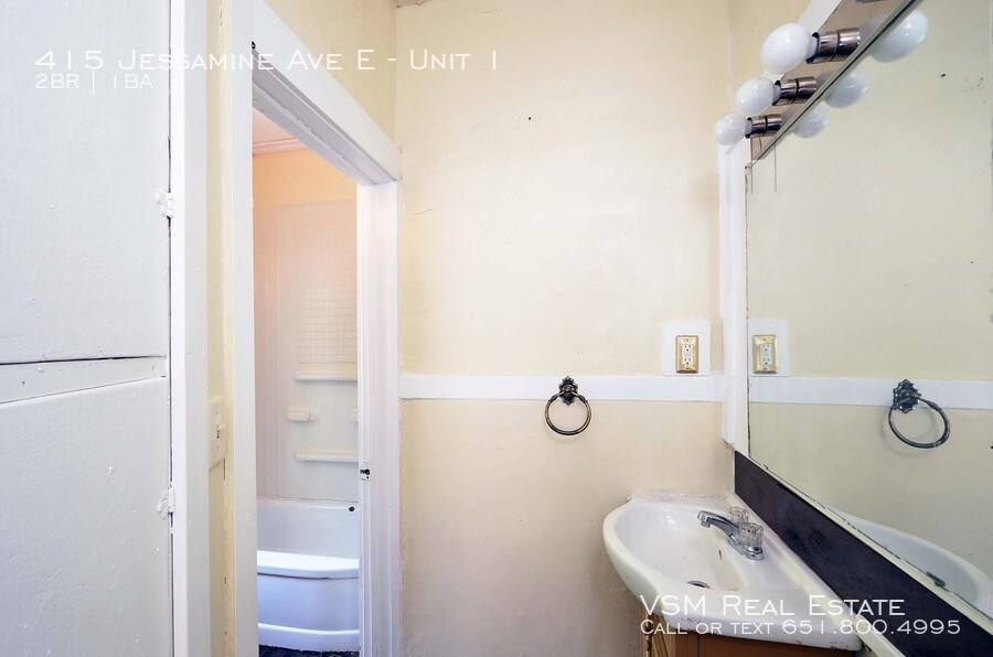 Foto principal - 415 Jessamine Ave E