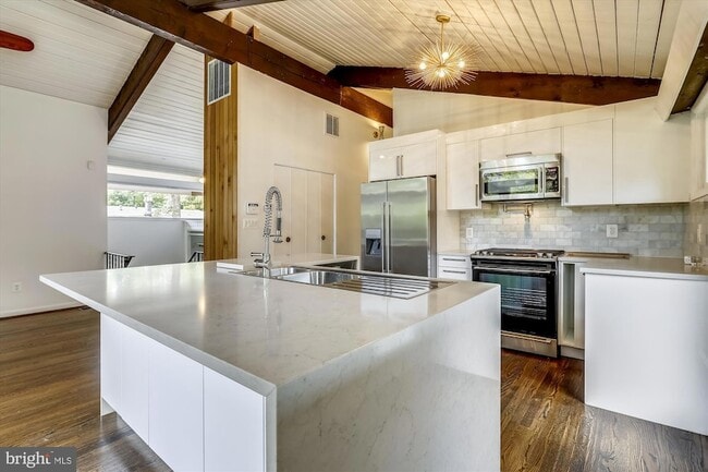 Photo - 5511 Huntington Pkwy House