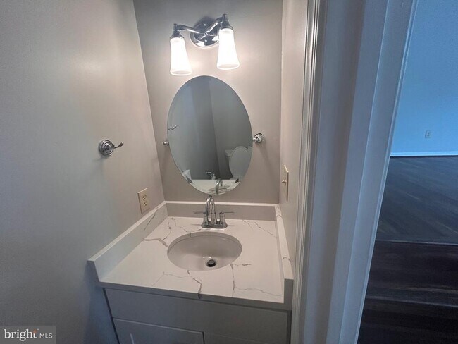 Foto del edificio - 1635 Elkwood Ct