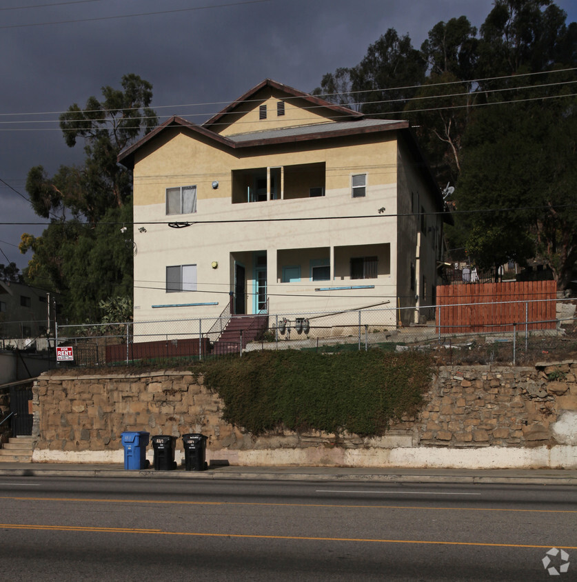 Foto del edificio - 1327 N Broadway