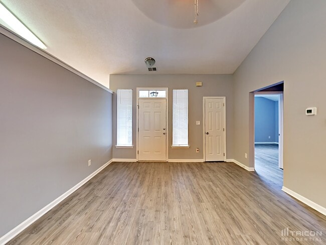 Building Photo - 1613 Bear Brook Dr