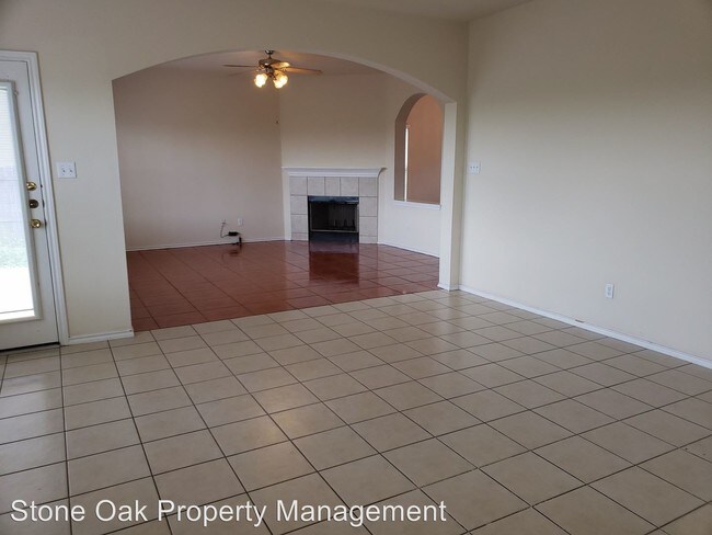 Building Photo - 4 br, 2.5 bath House - 18405 Maxa Dr