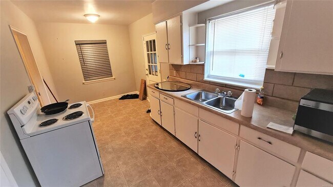 Building Photo - 112 Calhoun Rd