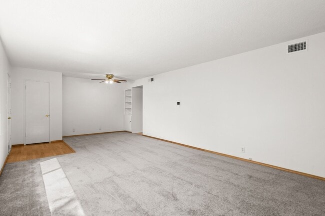 Building Photo - CHARMING HAYHURST 3 BEDROOMS, 2 BATH HOME