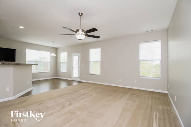 Building Photo - 332 Shady Grove Ct