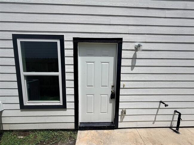 Building Photo - 8115 Denton St