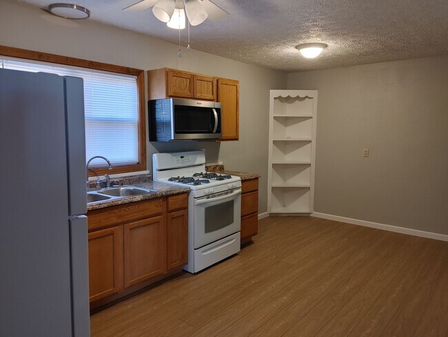 Foto del edificio - 1400 Newberry Dr