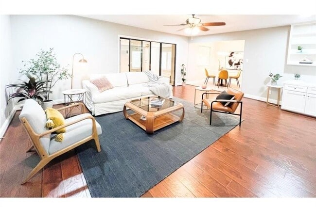 Building Photo - 4827 Benning Dr