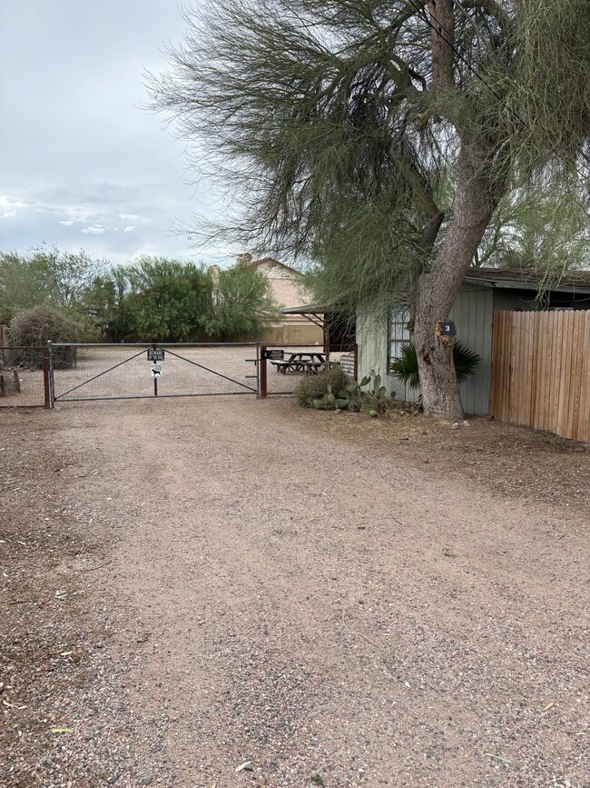 Building Photo - 250 S Grand Dr