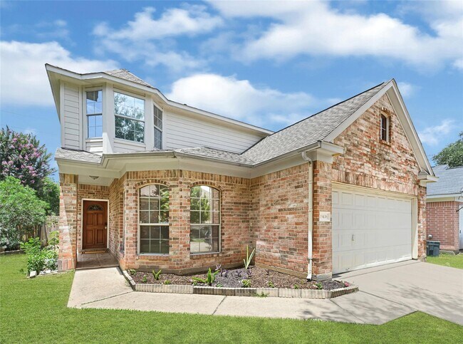 Foto del edificio - 19438 Hillside Springs Cir