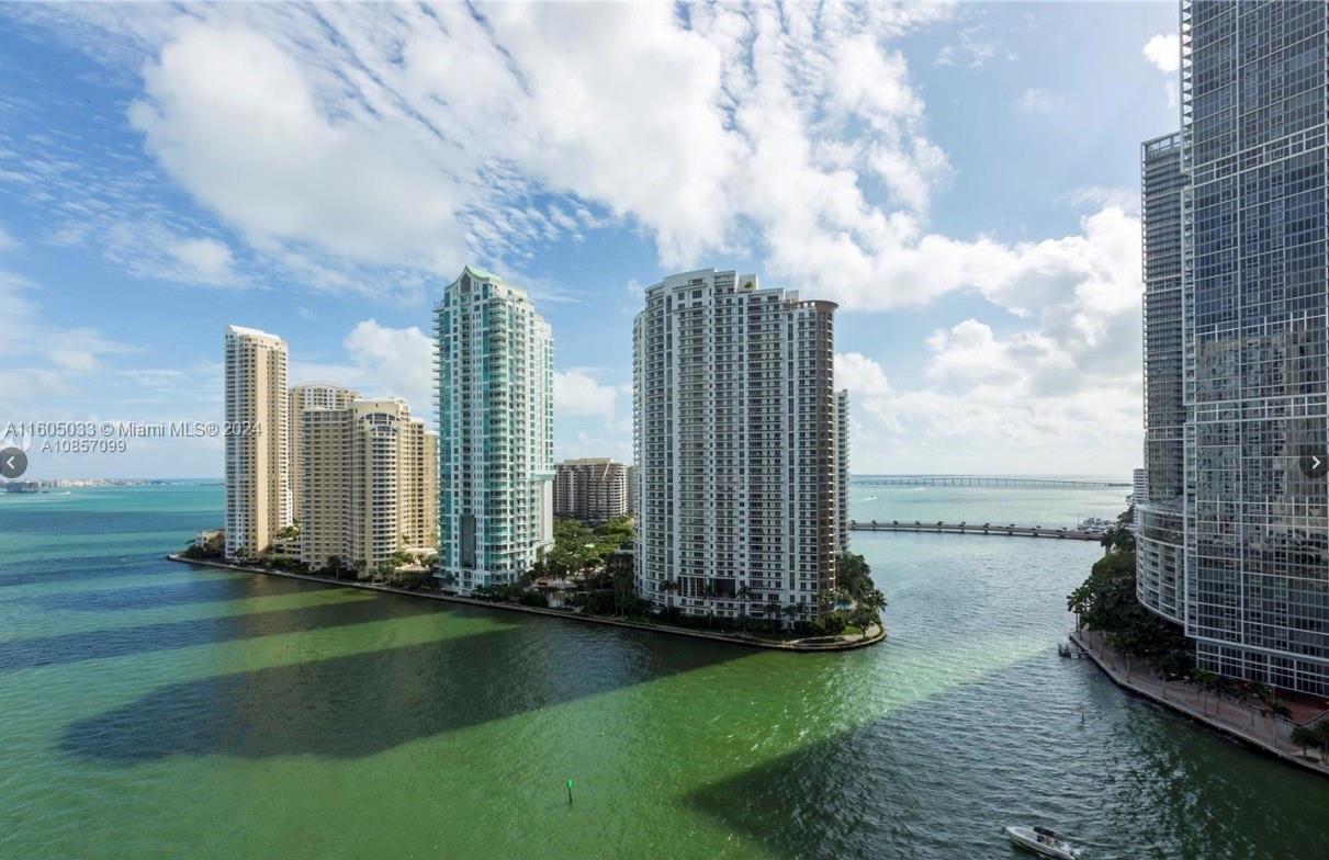 Primary Photo - 300 S Biscayne Blvd