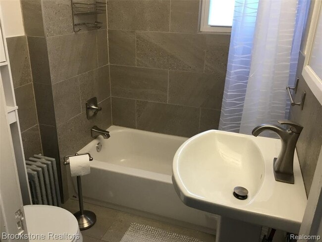 Building Photo - 6521 Silvery Ln