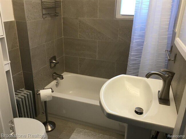 Foto del edificio - 6521 Silvery Ln