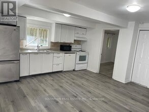 Building Photo - 257 Parkwood Ave