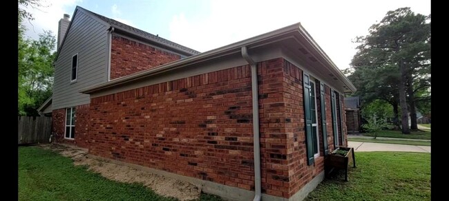 Foto del edificio - 16911 Elmwood Glen Ct