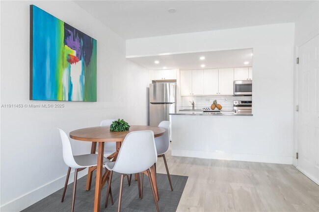 Foto del edificio - 290 Sunrise Dr