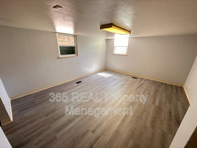 Building Photo - 1227 12th Ave
