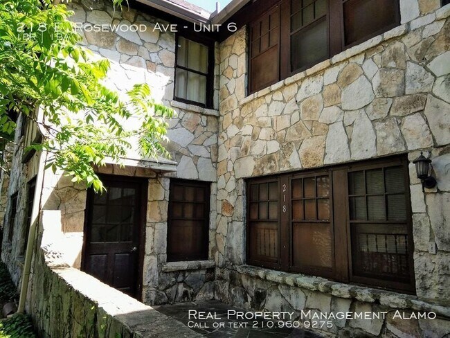 Building Photo - 218 E Rosewood Ave