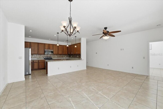 Foto del edificio - 954 E Broadway St