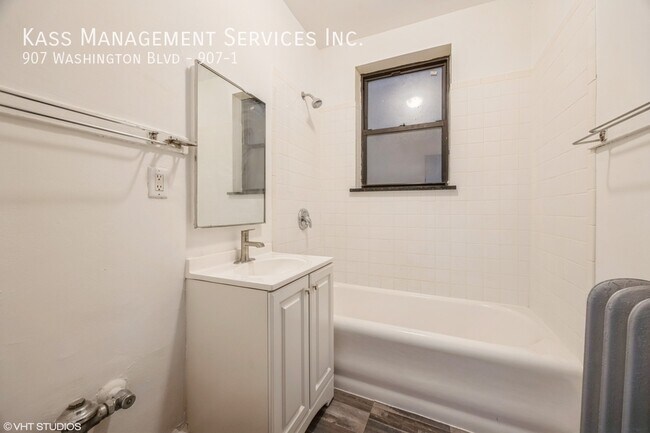 Foto del edificio - Beautiful 1 bed 1 bath in Oak Park!