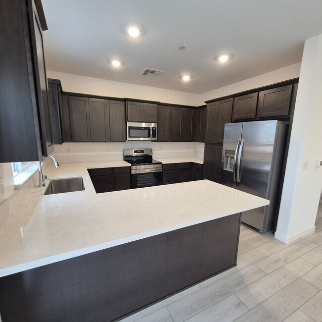 Foto del edificio - Brand New 4 Bedroom Home in Lennar's Cyan Community