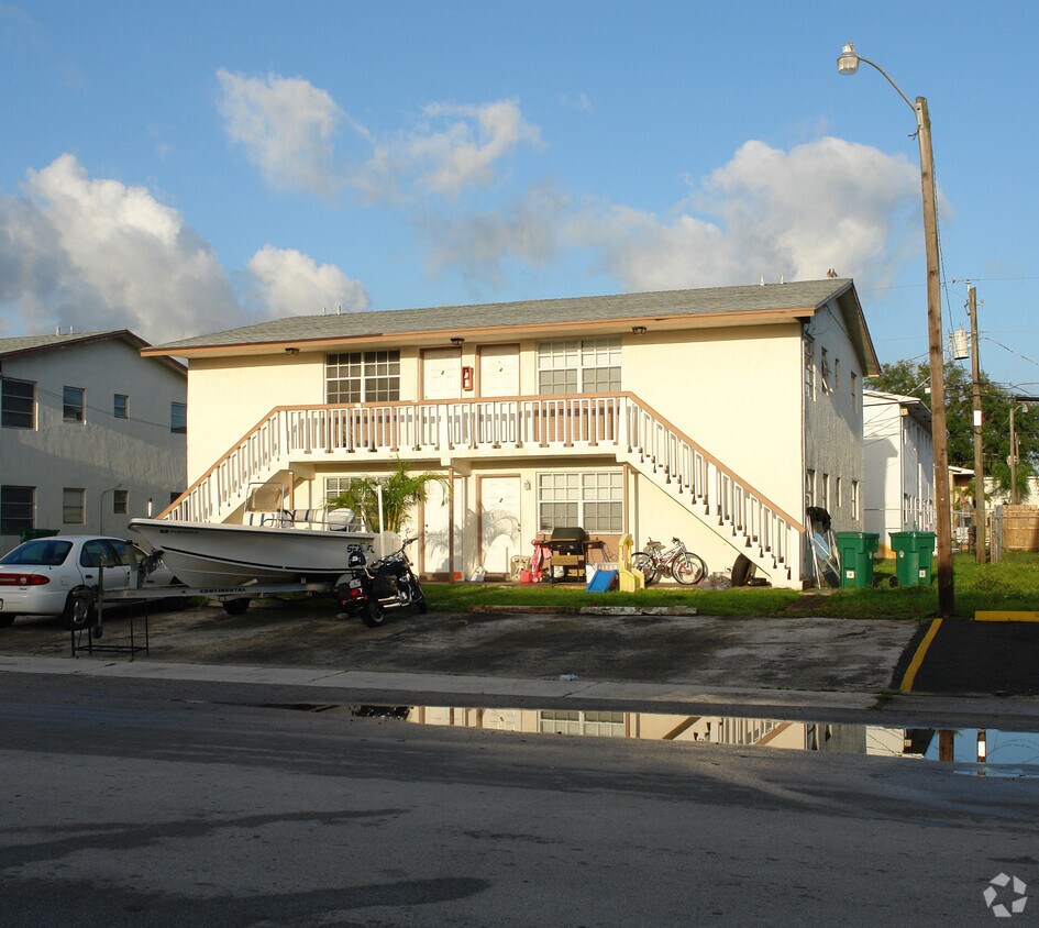 Foto principal - 3741 SW 59 Ter