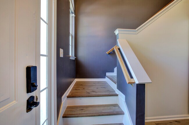 Building Photo - 7202 Cedar Forest Dr