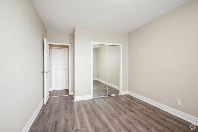 1BR, 1BA - 700SF - Bedroom - 130 Cosburn Ave