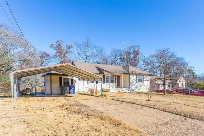 Foto del edificio - 3 bedroom home in Fairfax Heights