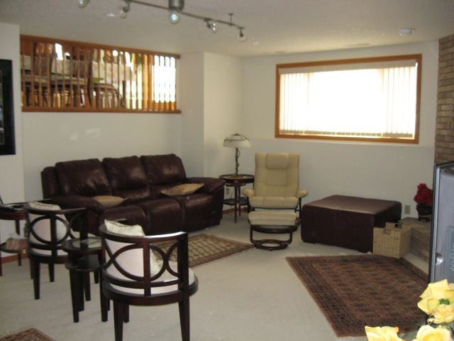 Building Photo - 658 Cottonwood Loop