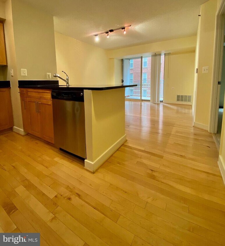 7500 Woodmont Ave Unit S303, Bethesda, MD 20814 Apartment for Rent in