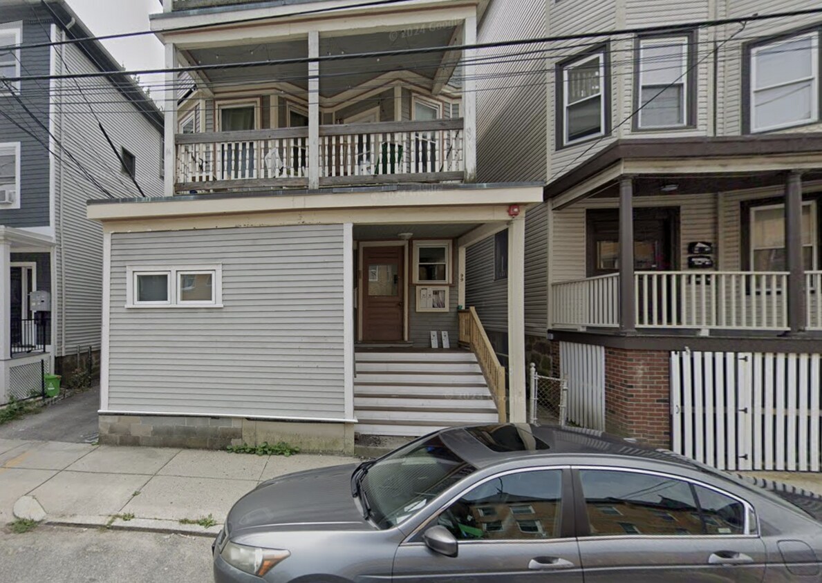 Primary Photo - 99 Calumet St