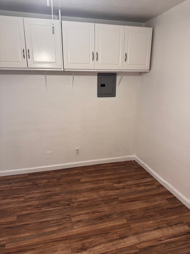 Foto del edificio - 8557 Juniper Ave