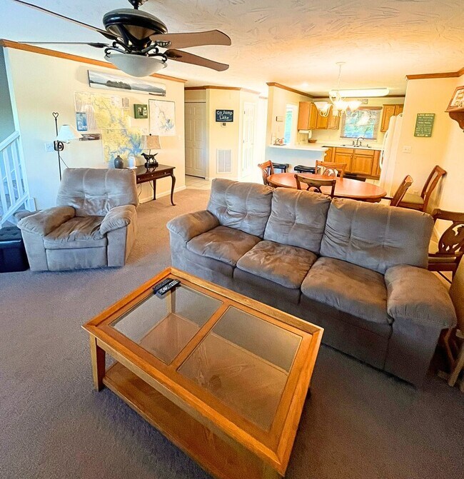 Foto del edificio - Smith Mountain Lake Furnished Townhouse
