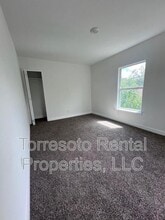 Building Photo - 224 W Pyron Ave