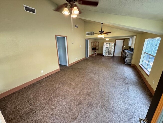 Building Photo - 1102 Minnie Dr