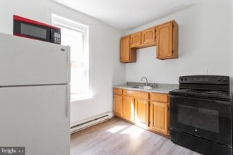 Building Photo - 410 N 53rd St