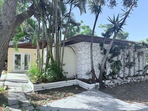 Building Photo - 2512 51st Ave Terrace W