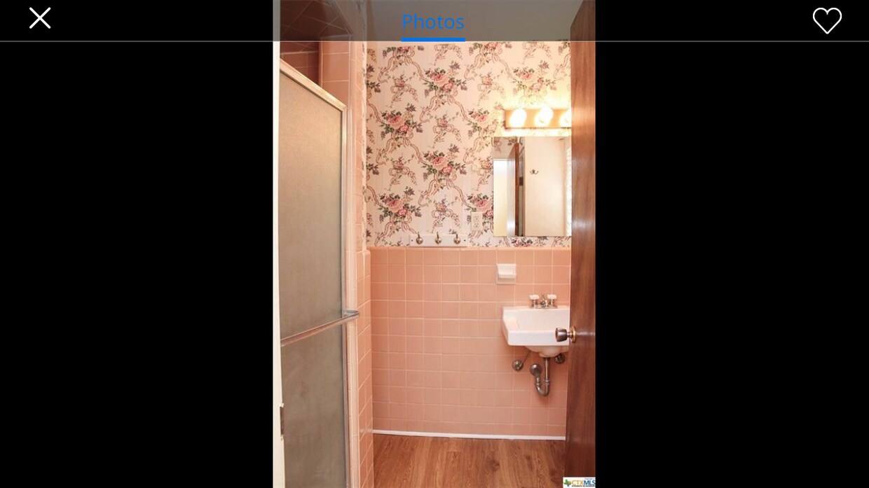 Master bath before remodel - 2605 E Airline Rd
