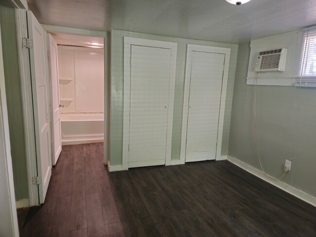 Foto del edificio - 608 Price St