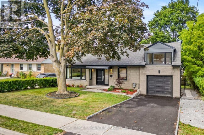 Photo du bâtiment - 247 Kathryn Crescent