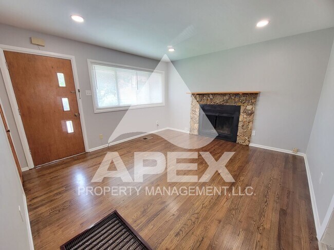 Foto del edificio - Renovated - 3 Bd 1 Ba Single Family home i...