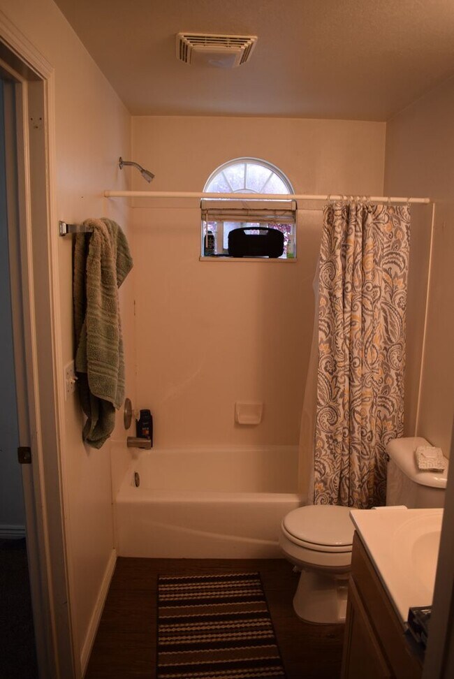 Building Photo - 262