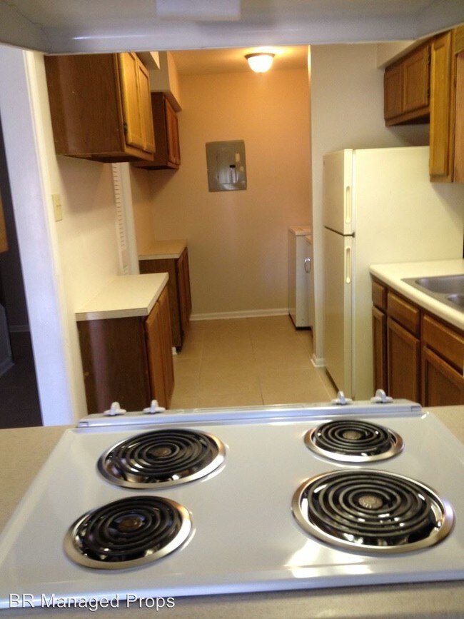 Building Photo - 7071 1 Perkins Pl Dr